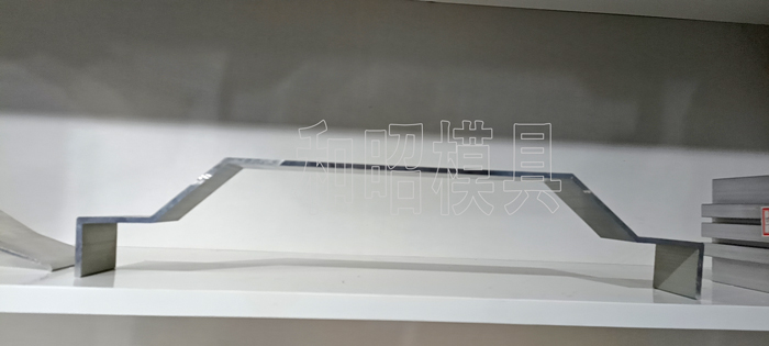 工業(yè)型材4.jpg