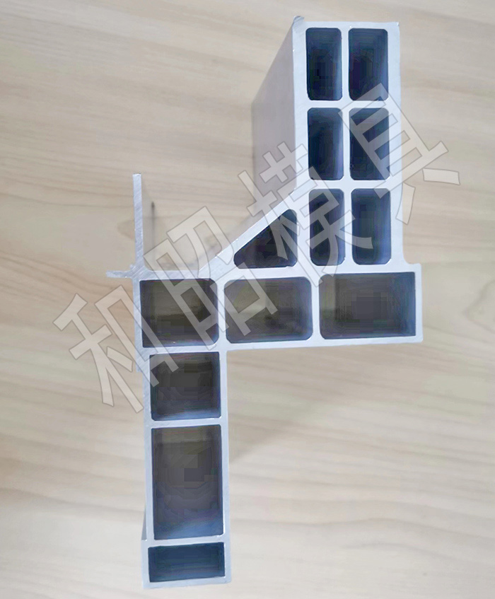 汽車(chē)輕量化模具-.jpg